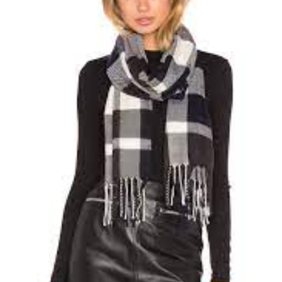 NEW Plush Apparel ultra soft plaid scarf - Picture 4 of 7